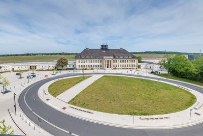 Kreisverkehr vor dem Flughafen Braunschweig-Wolfsburg