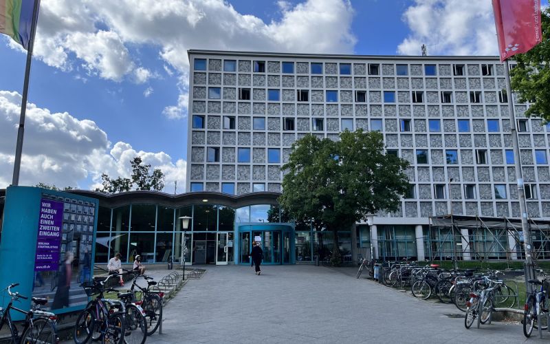 Gebäude der Landesbibliothek Berlin, Haupteingang