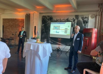 Huascar Rodriguez und Andreas Klein halten einen Vortrag beim AfterWork in Klassikstadt