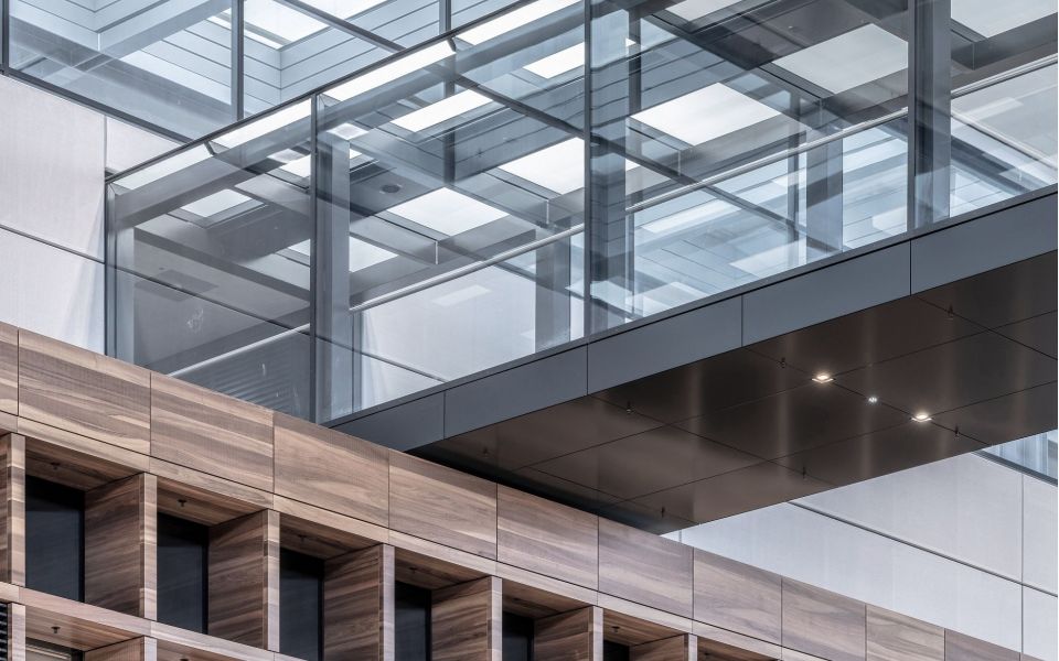 Übergang im Gebäude am Flughafen Berlin Brandenburg