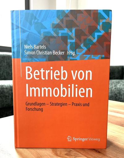 Fachbuch "Betrieb von Immobilien" vom Springer Vieweg Verlag
